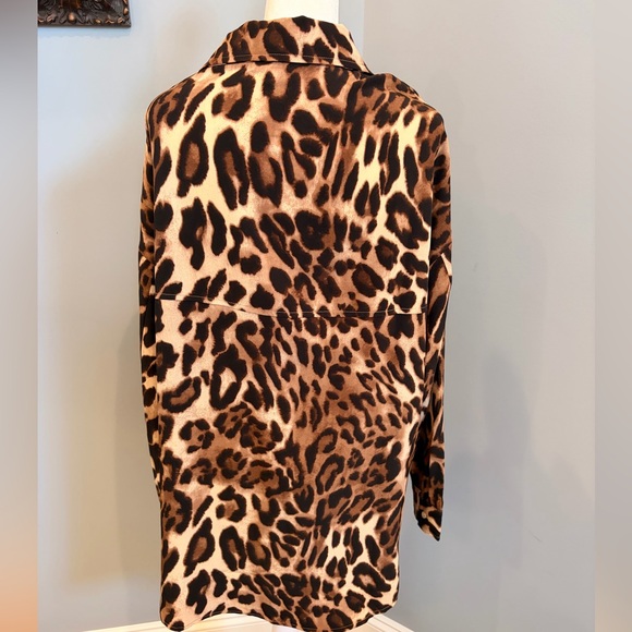 NWOT Acoa Oversized Leopard Button Up - Picture 4 of 5